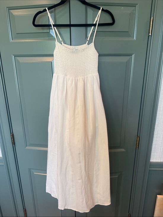 Z Supply Dresses & Skirts - Z Supply White Smocked Maxi Sundress with Spaghetti Straps